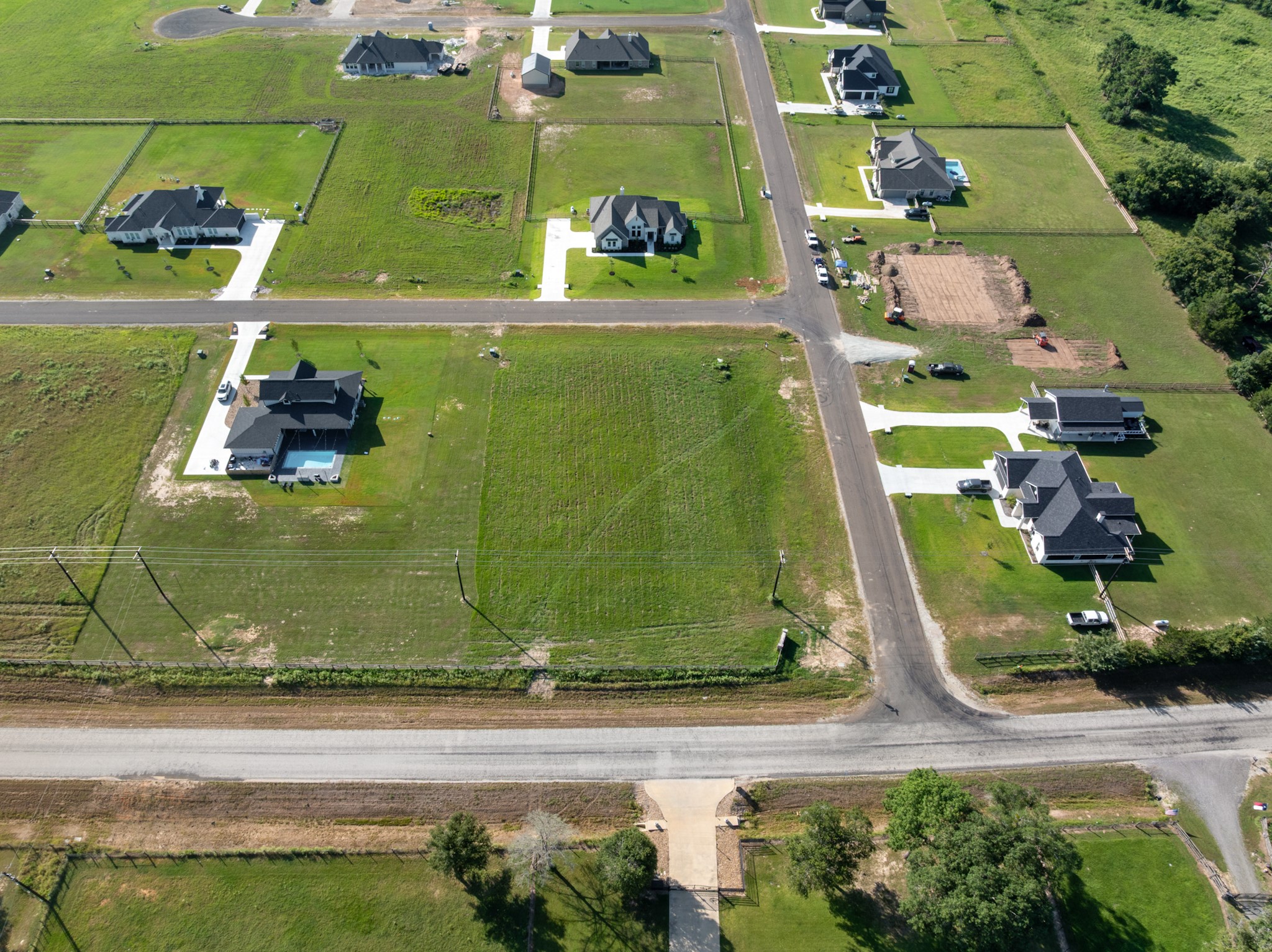 7801 Mathis Creek Drive Property Photo 4