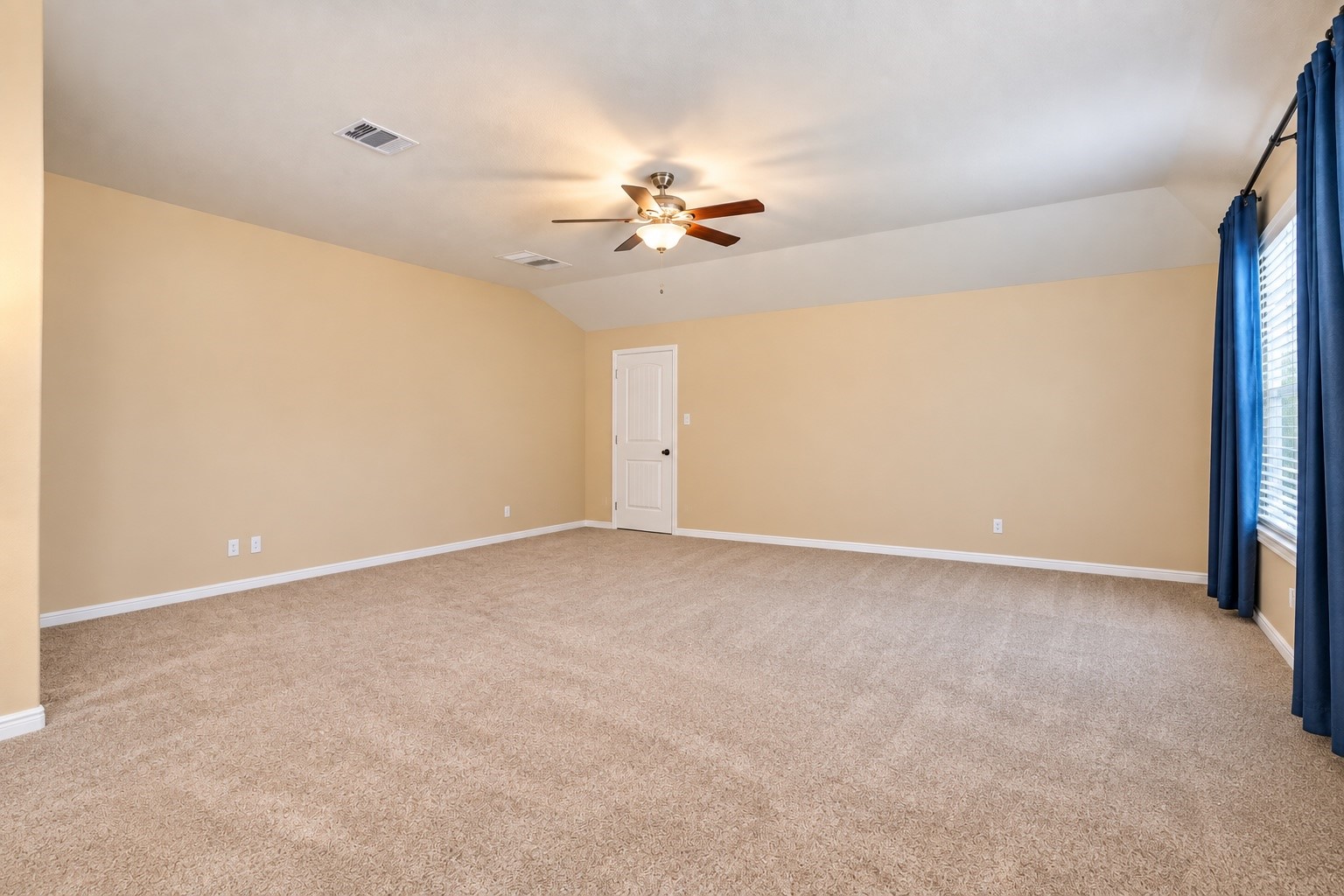 230 Bayside Crossing Drive Property Photo 18
