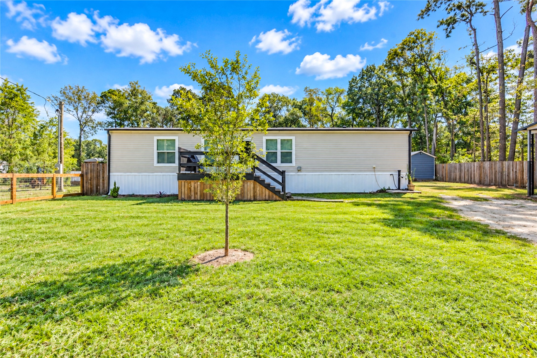 225 County Road 3294 Property Photo 3