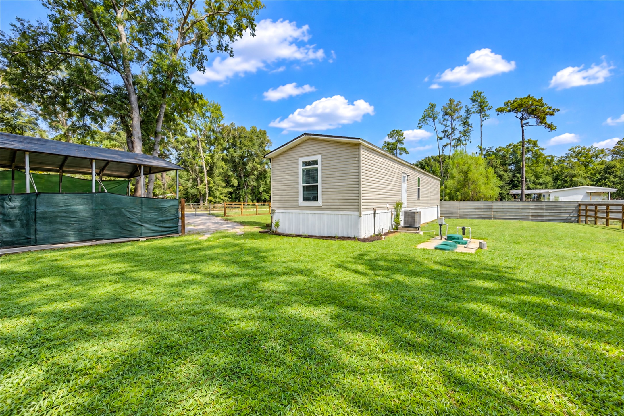 225 County Road 3294 Property Photo 6