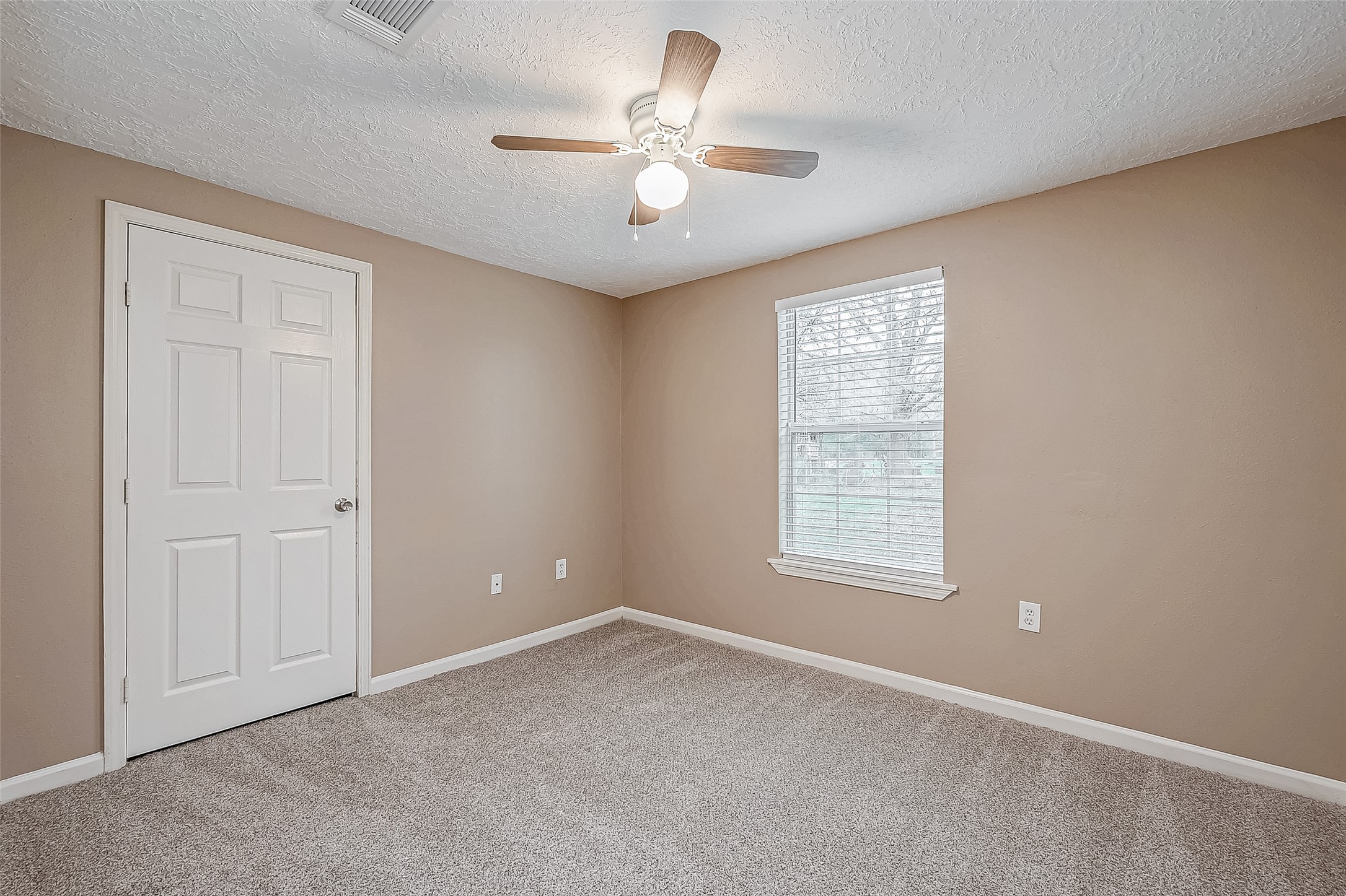 216 County Road 322 Property Photo 9
