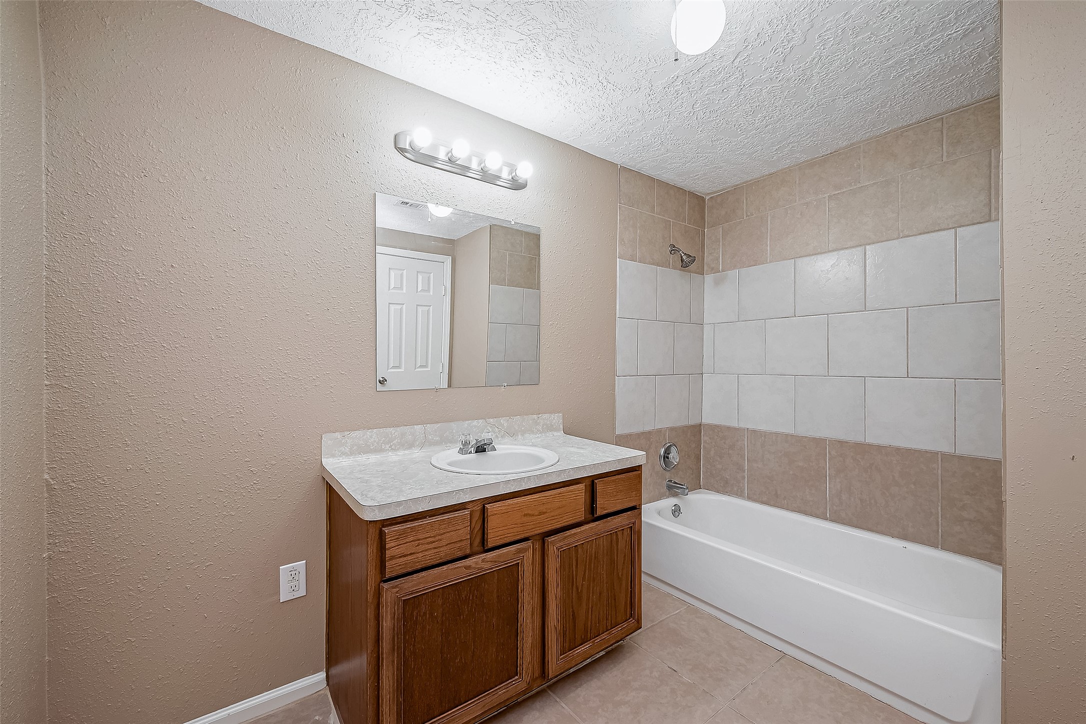 216 County Road 322 Property Photo 13
