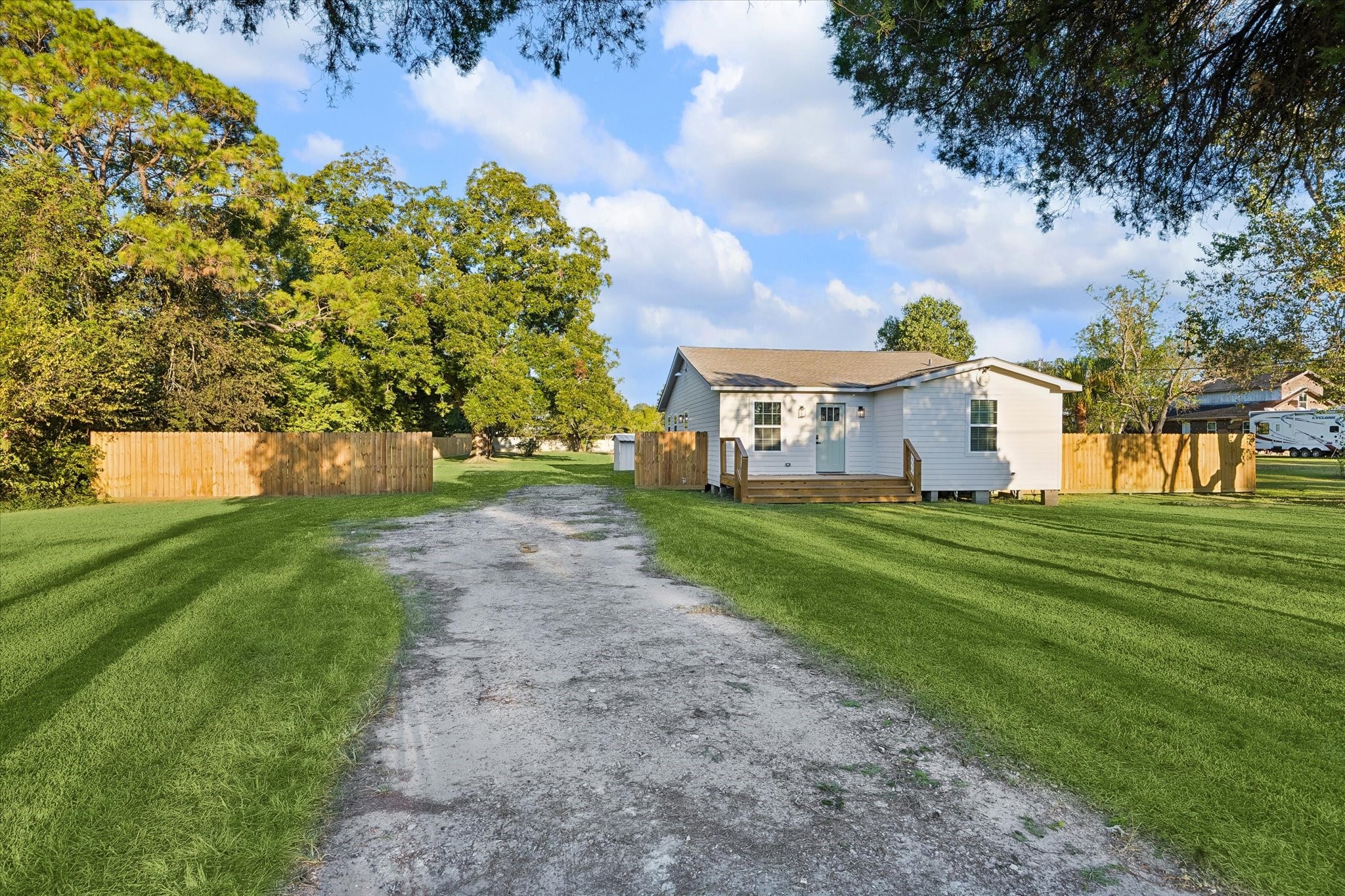 2801 Shouse Road Property Photo 1