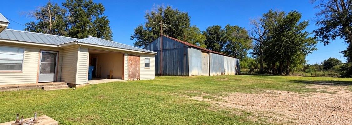 809 South Line Ave, Bellville Tx 77418 Property Photo 4