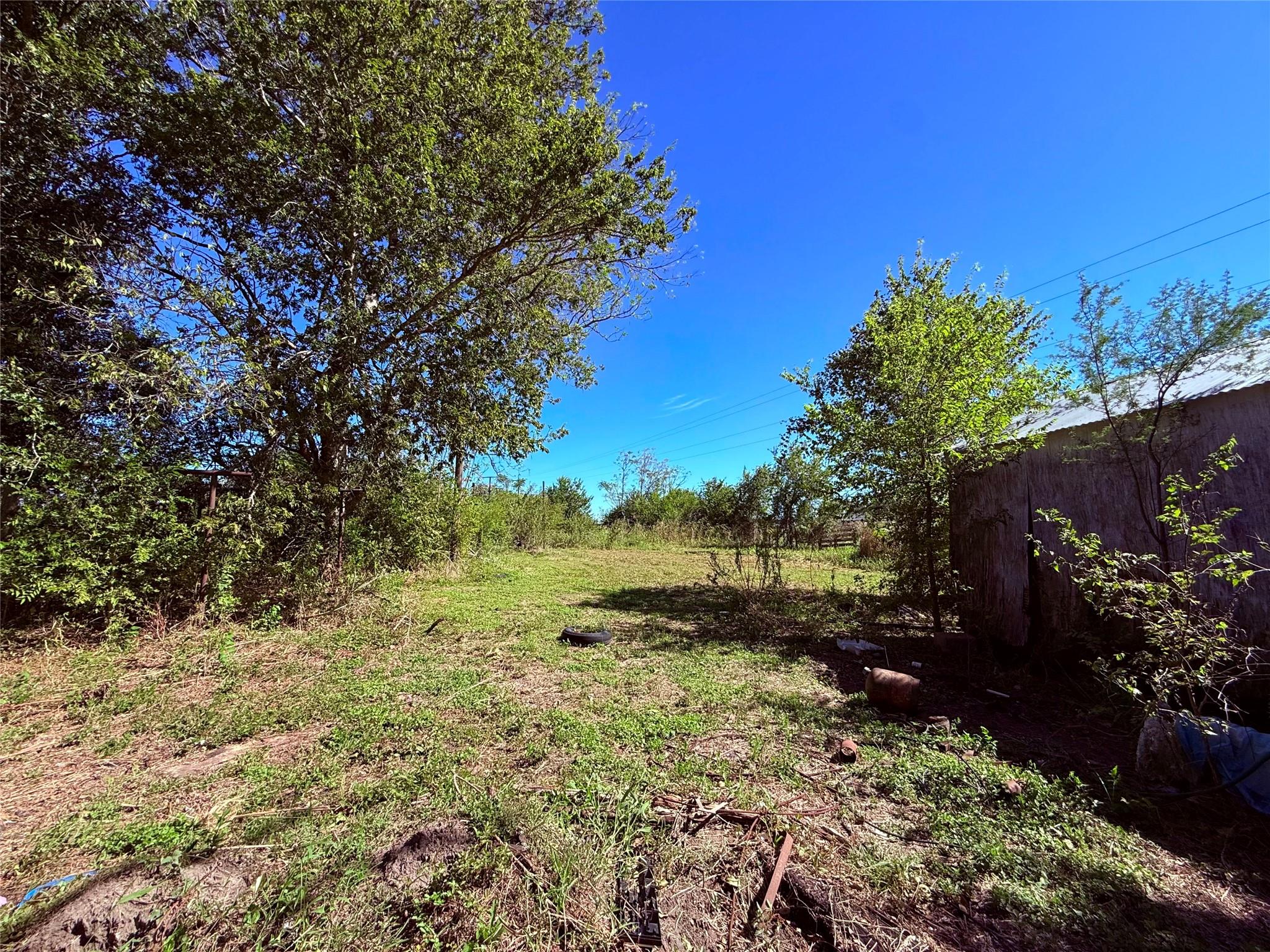 809 South Line Ave Property Photo 9