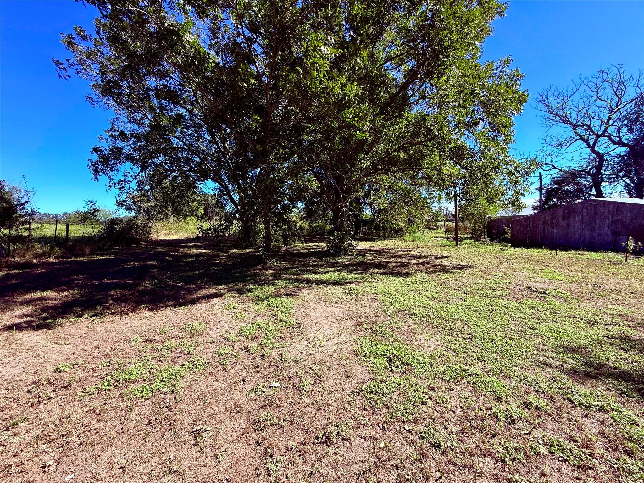 809 South Line Ave Property Photo 11