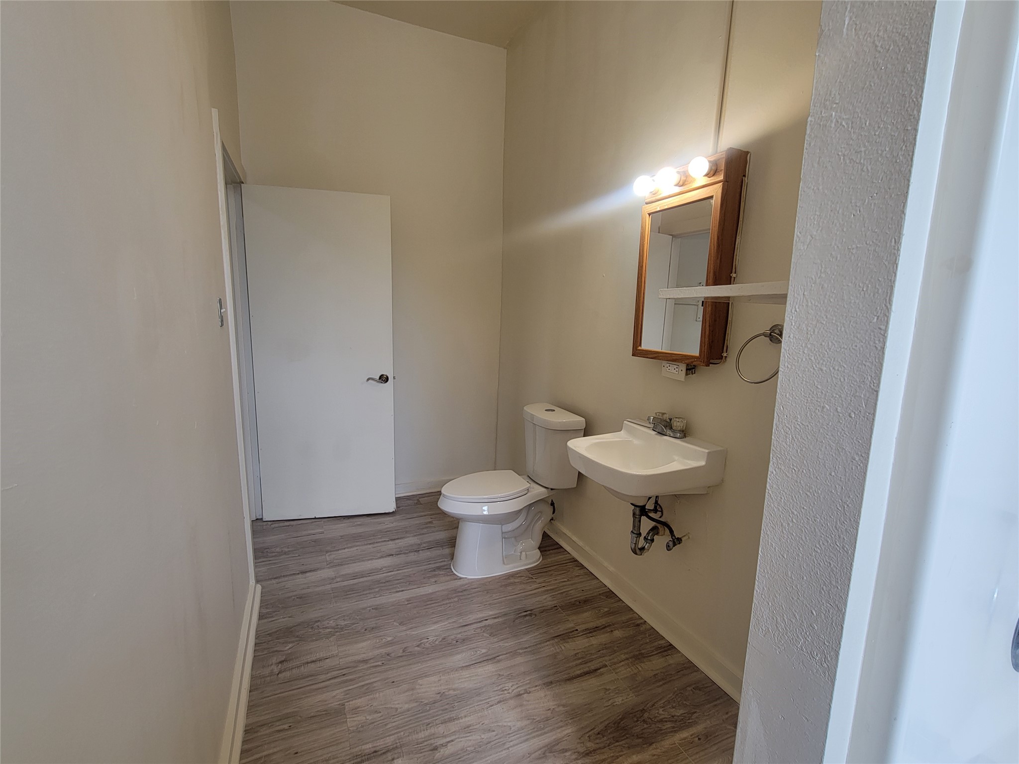 1910 Avenue N 4 Property Photo 2