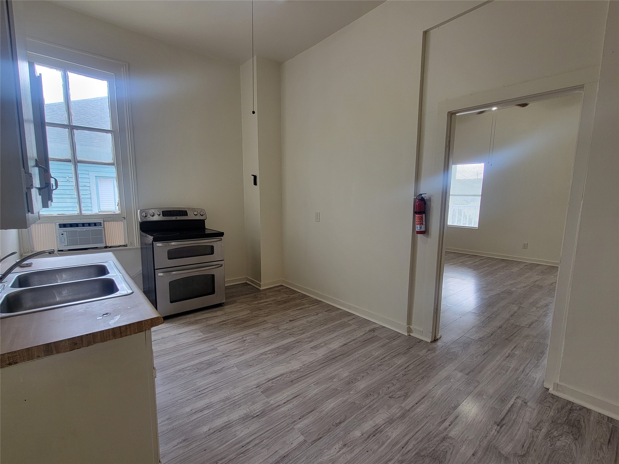 1910 Avenue N 4 Property Photo 3