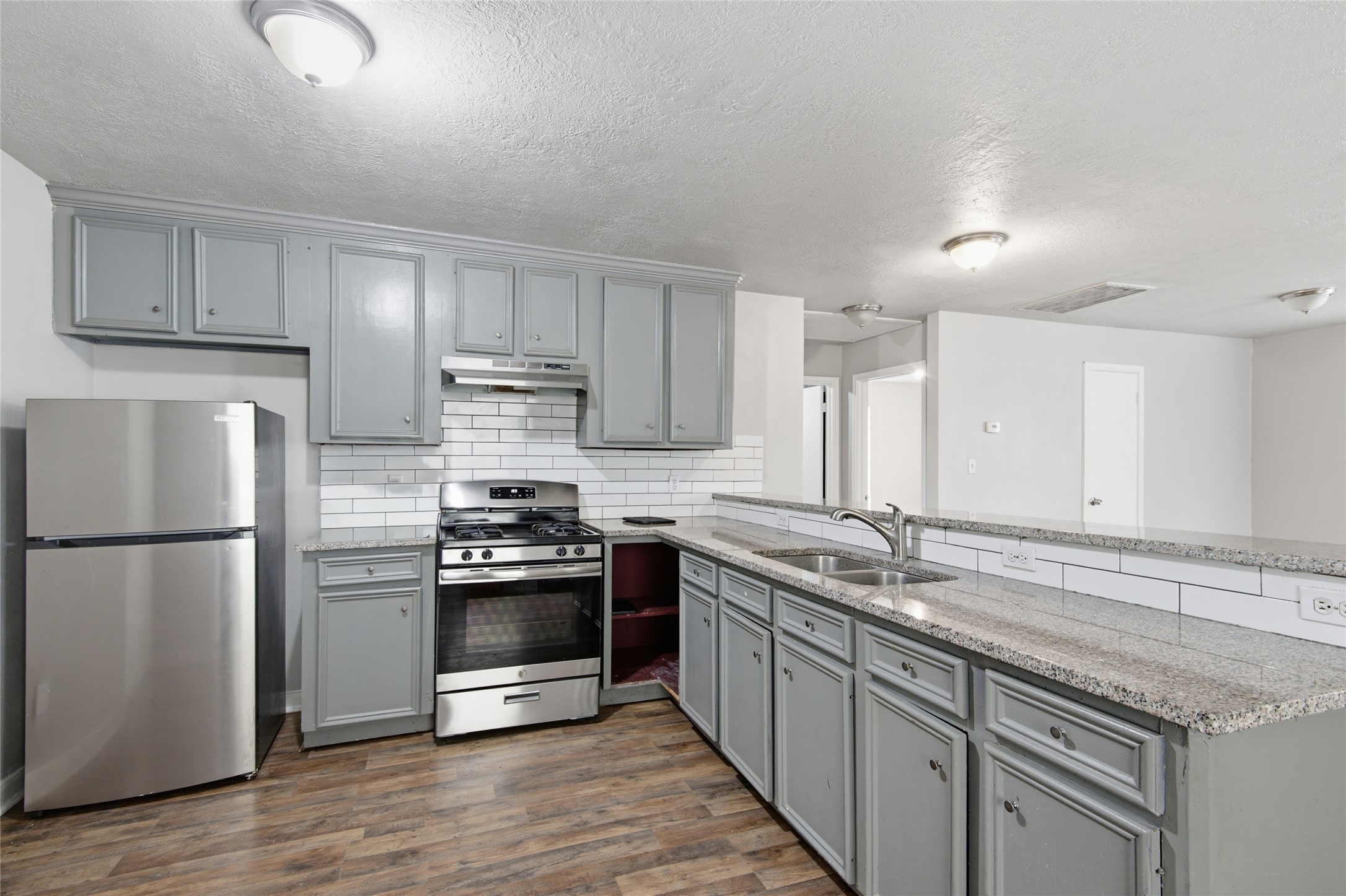 4226 Coke Street Property Photo 8