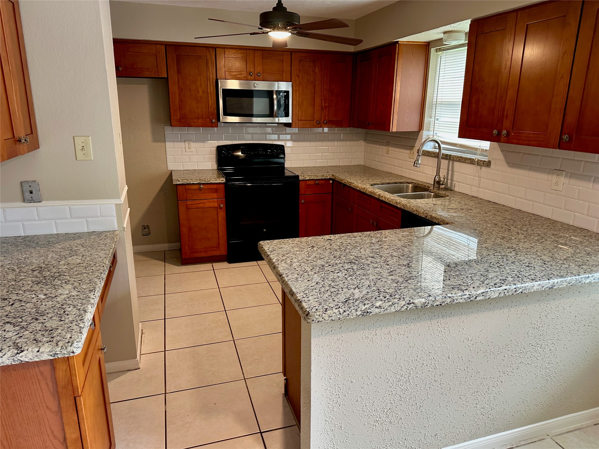 2711 Colony Property Photo 1
