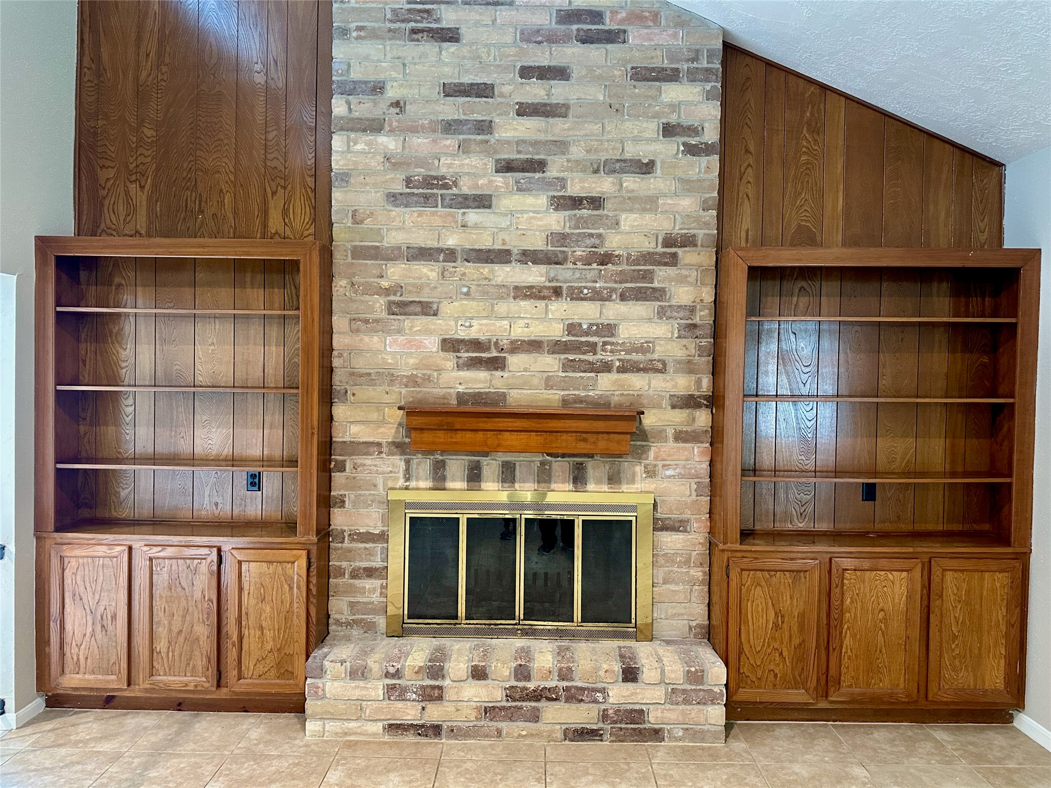 2711 Colony Property Photo 5