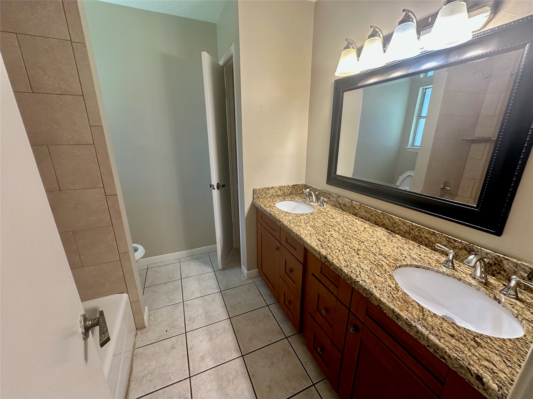 2711 Colony Property Photo 11