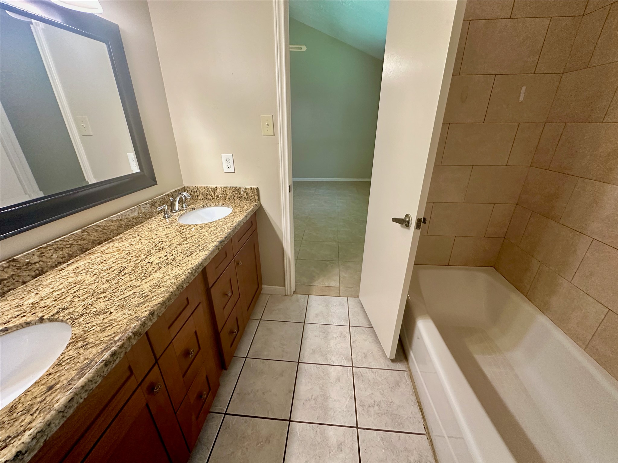 2711 Colony Property Photo 12