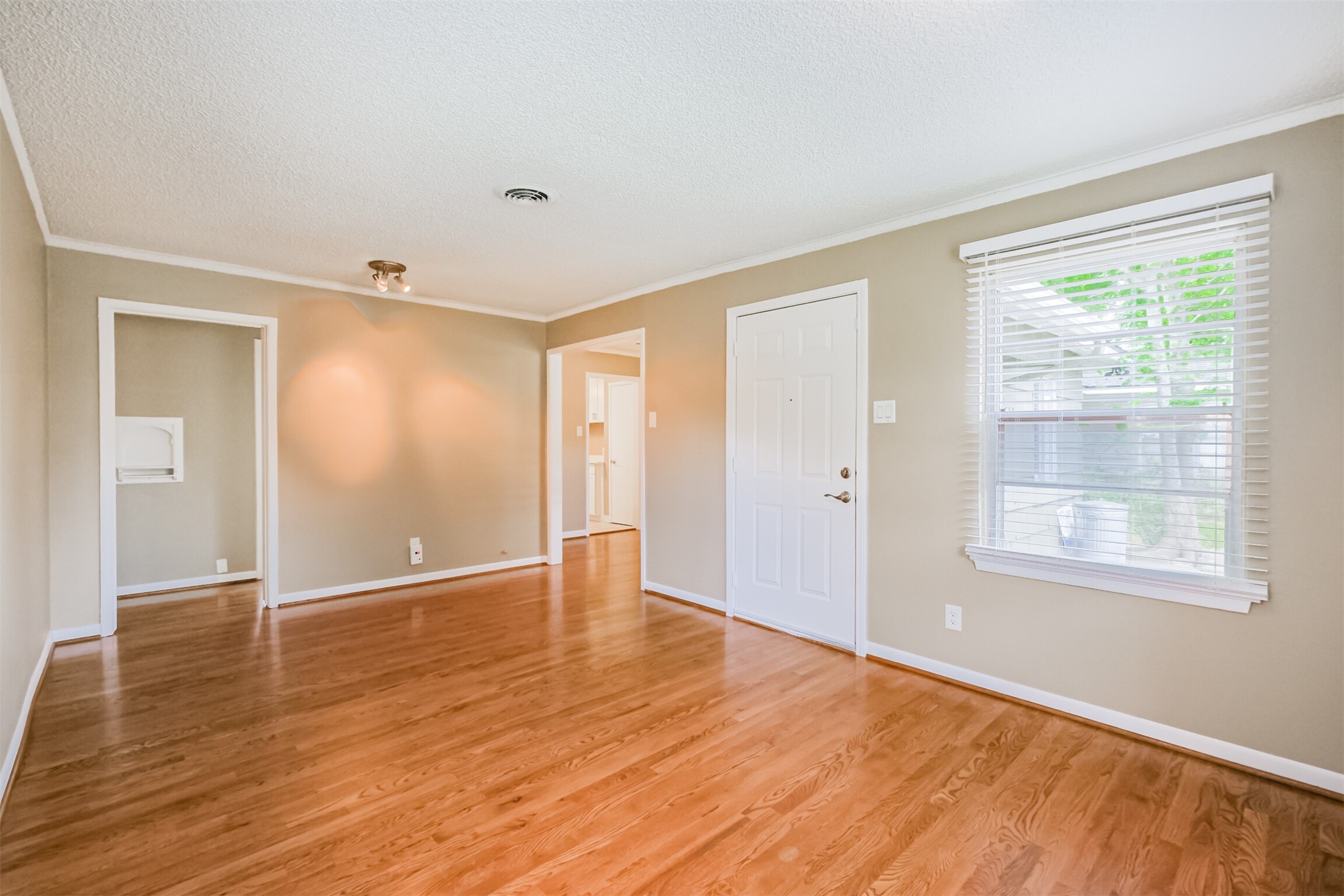 4613 Braeburn Drive Property Photo 4