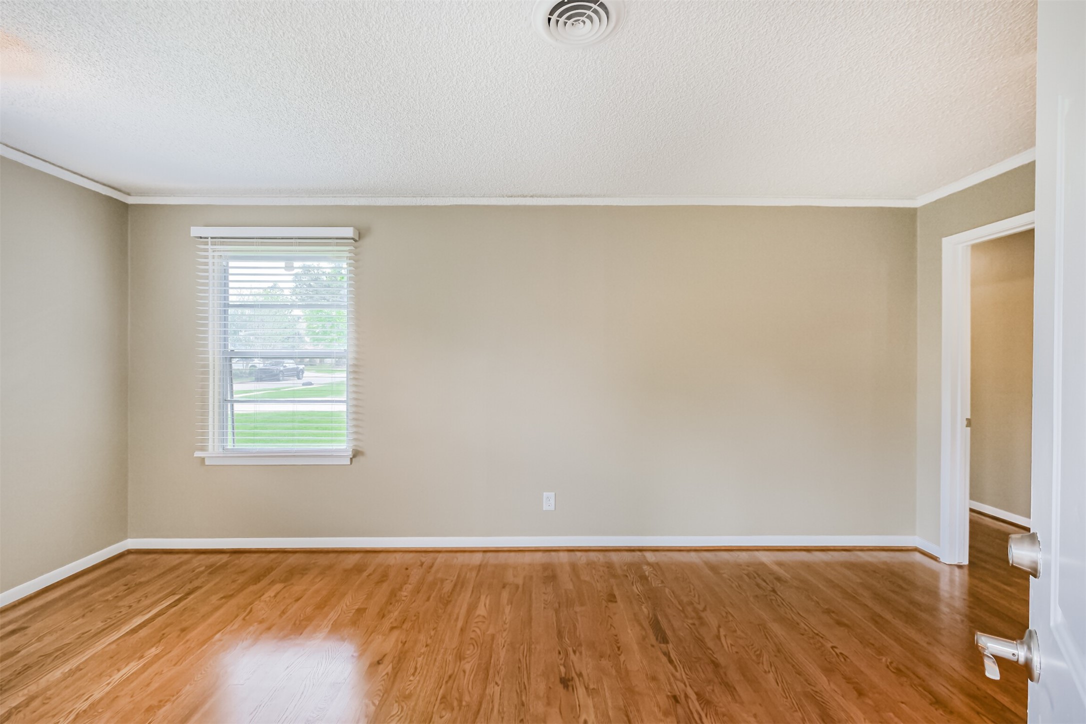 4613 Braeburn Drive Property Photo 6