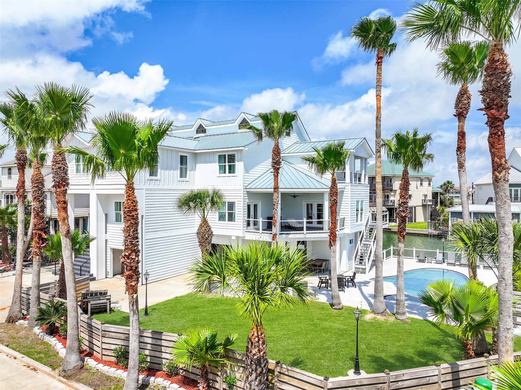 1614 Castaway Street Property Photo