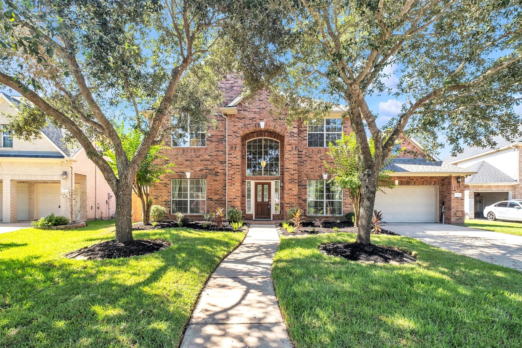 5303 Riverstone Crossing Drive Property Photo 1