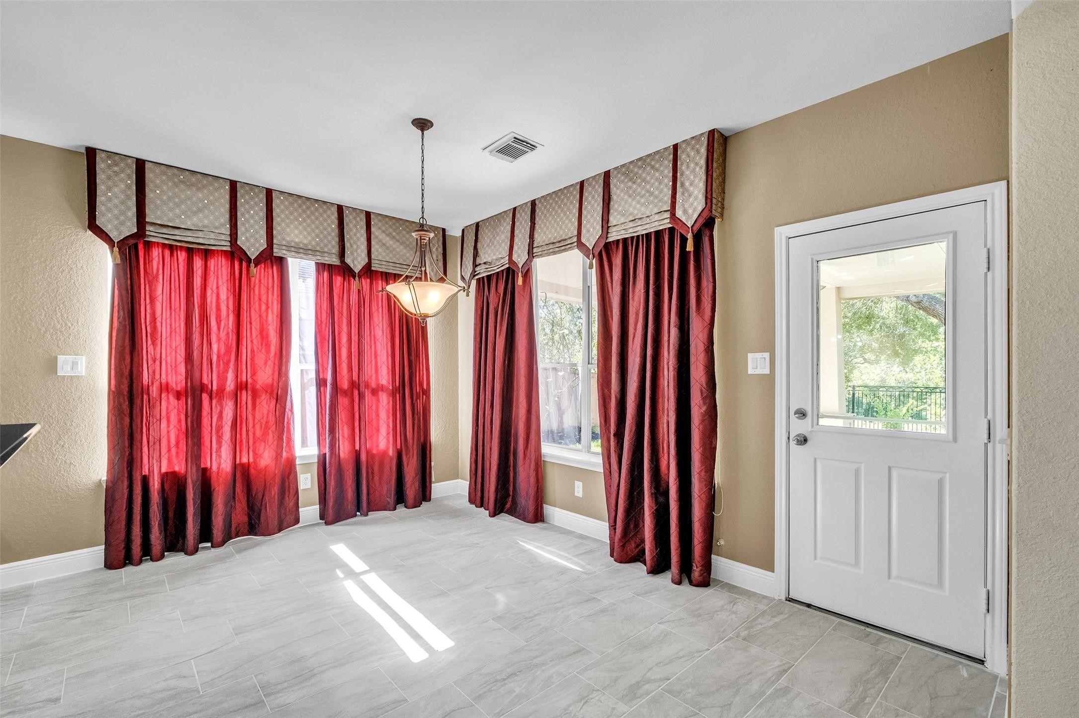 5303 Riverstone Crossing Drive Property Photo 13