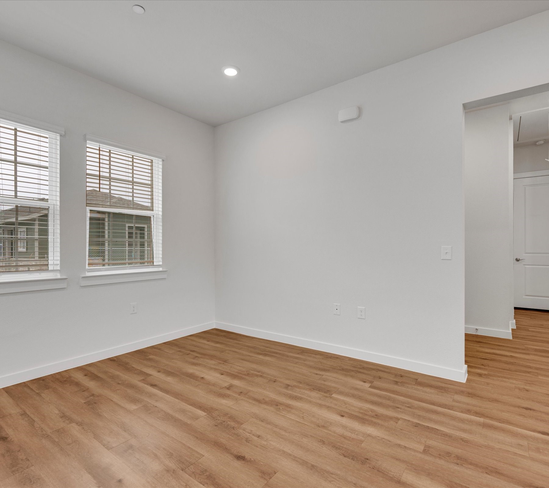 2709-803 Rockhill Road Property Photo 11