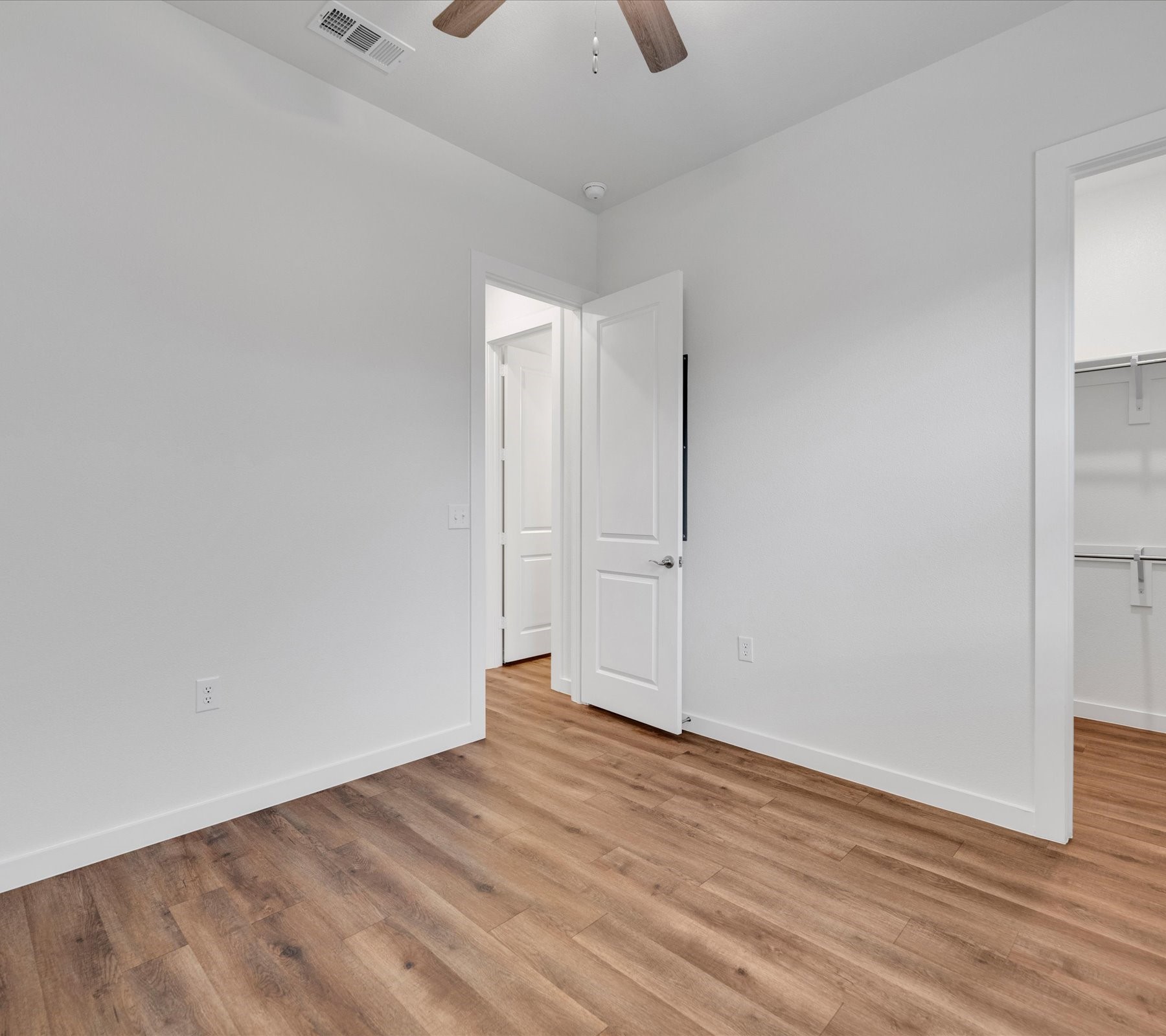 2709-803 Rockhill Road Property Photo 15