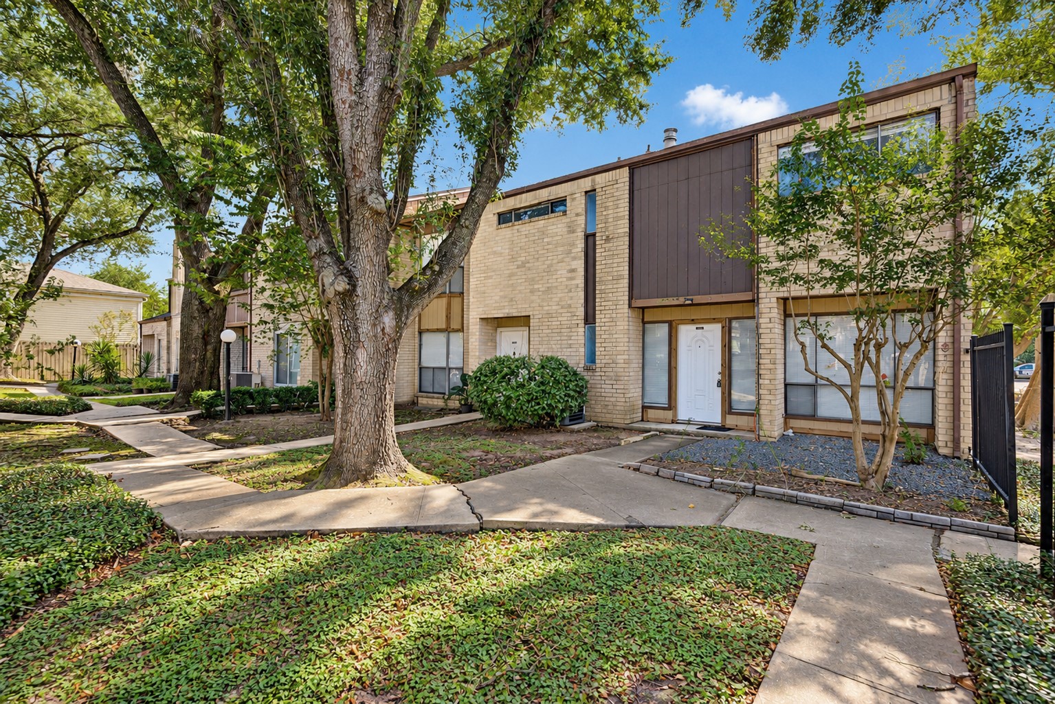 8315 Augustine Drive A Property Photo 2