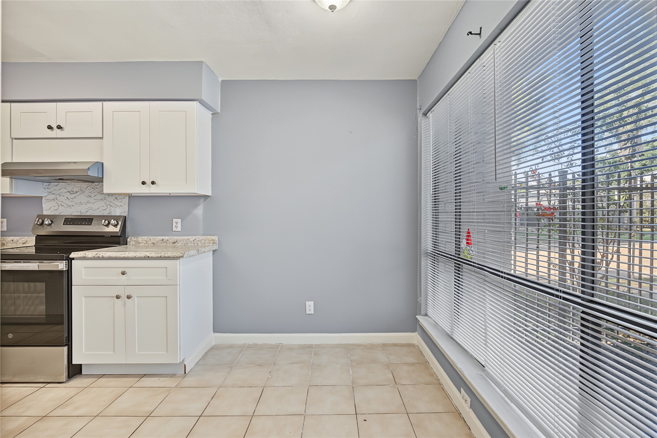 8315 Augustine Drive A Property Photo 4