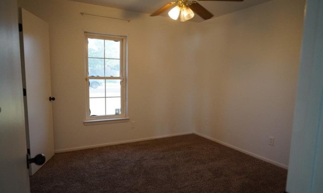 401 James Loop Property Photo 7