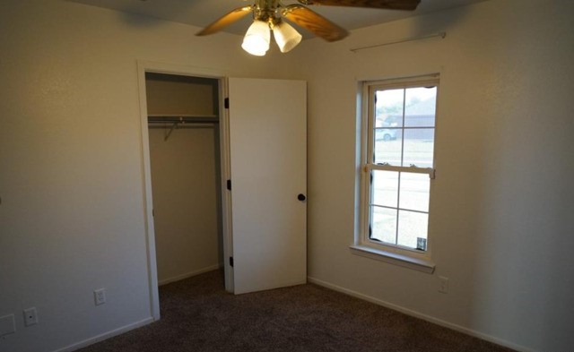 401 James Loop Property Photo 8