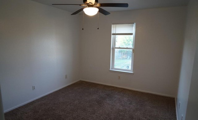 401 James Loop Property Photo 12