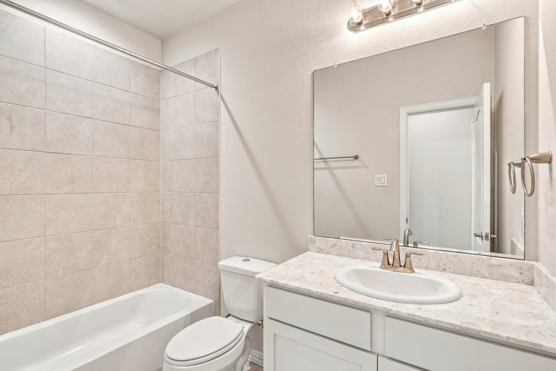 13322 Sea Breeze Drive Property Photo 15