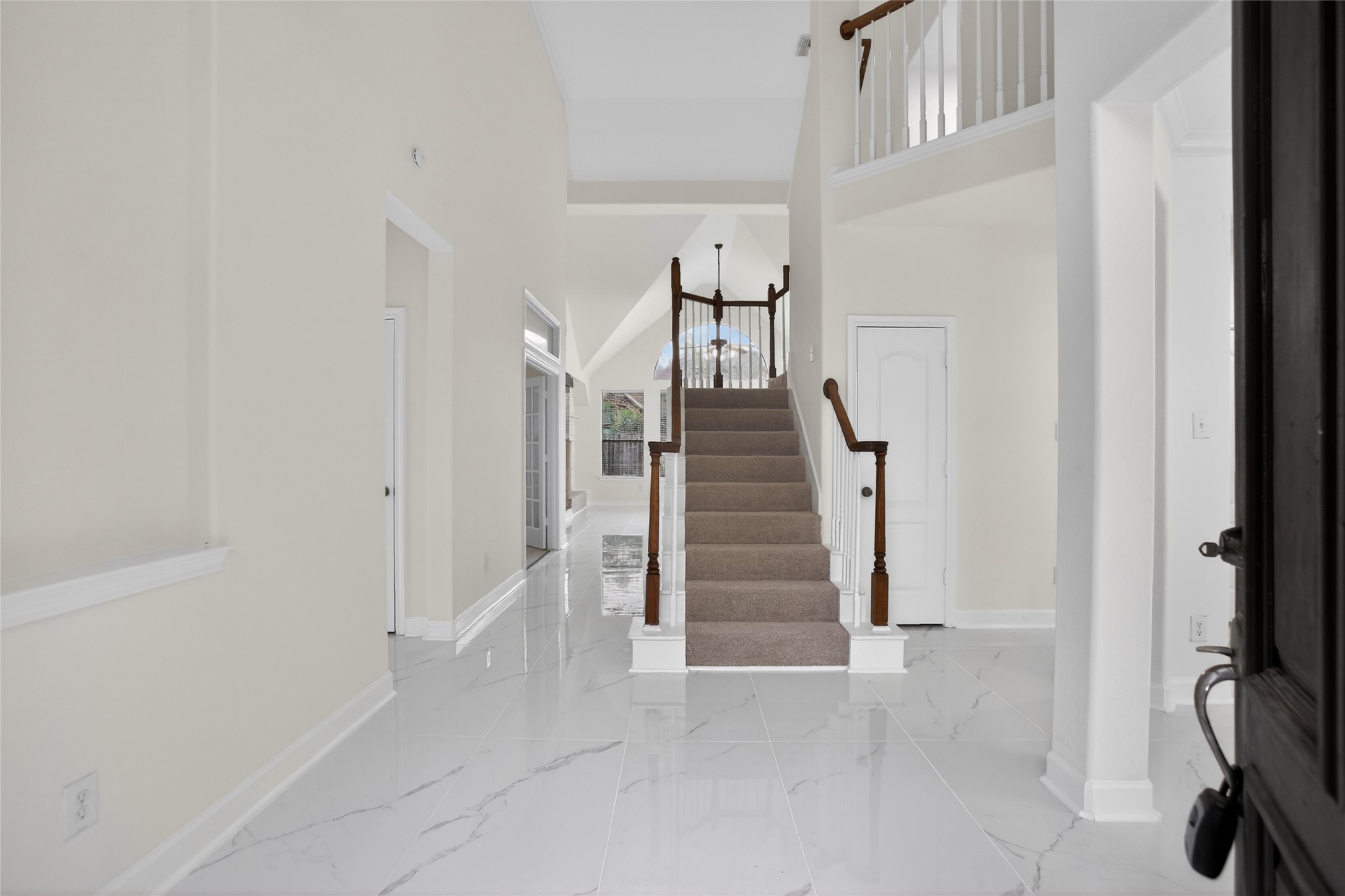 3314 Crimson Maple Court Property Photo 3