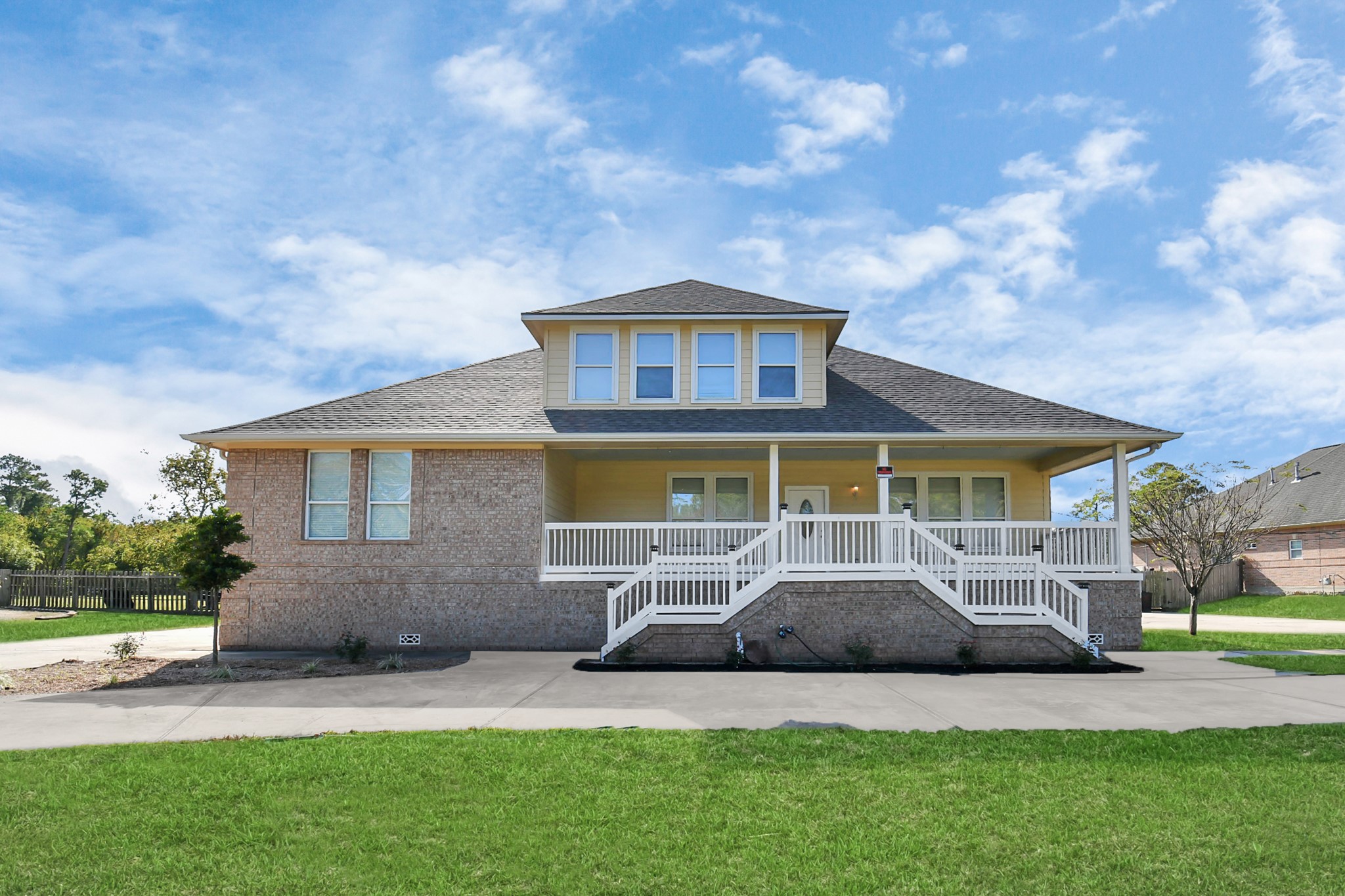1019 N Country Club Drive Property Photo