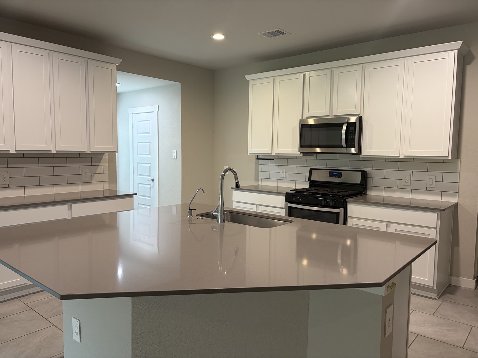 29422 Pikes Peak Drive Property Photo 4