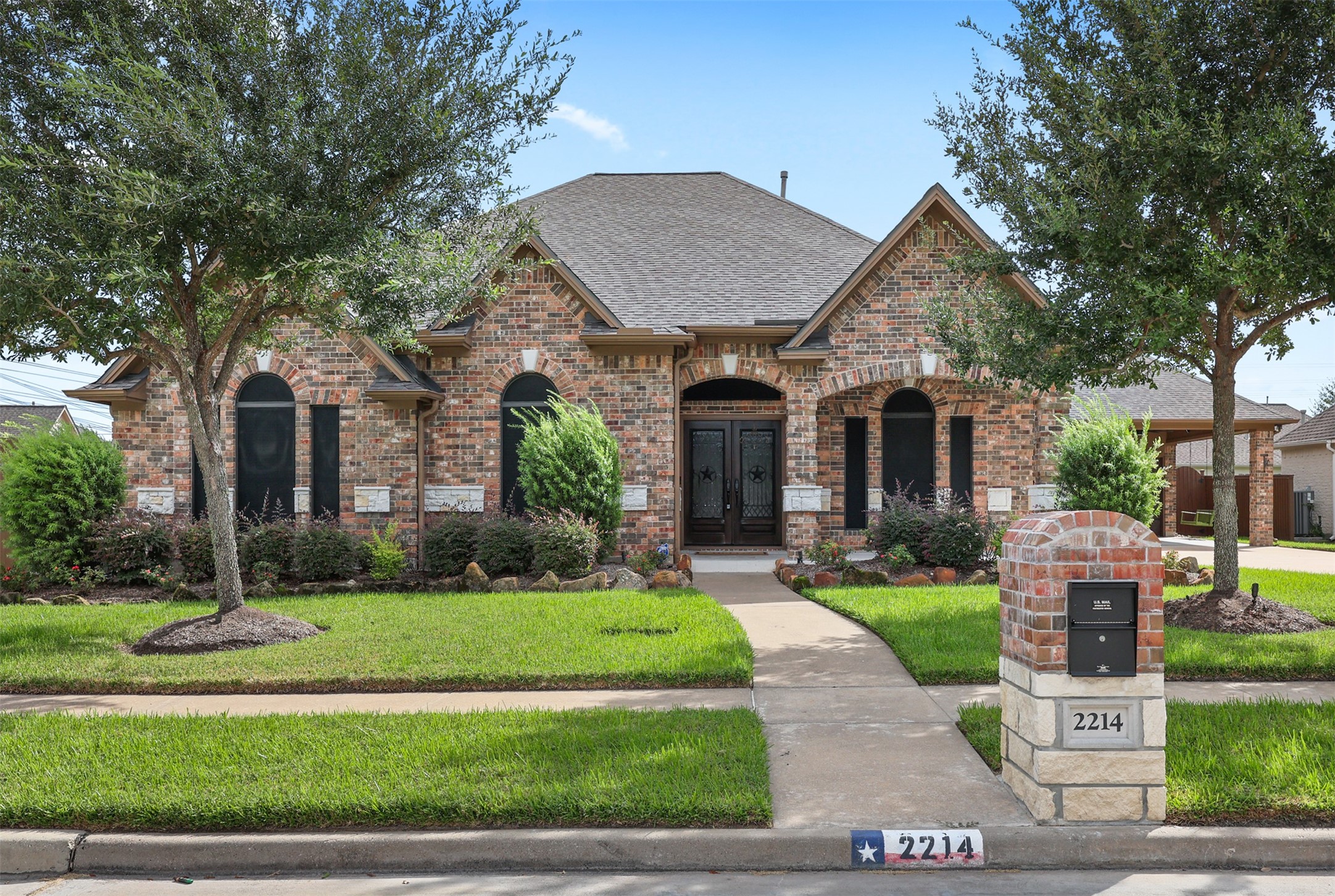 2214 W Lonesome Dove Drive Property Photo 1