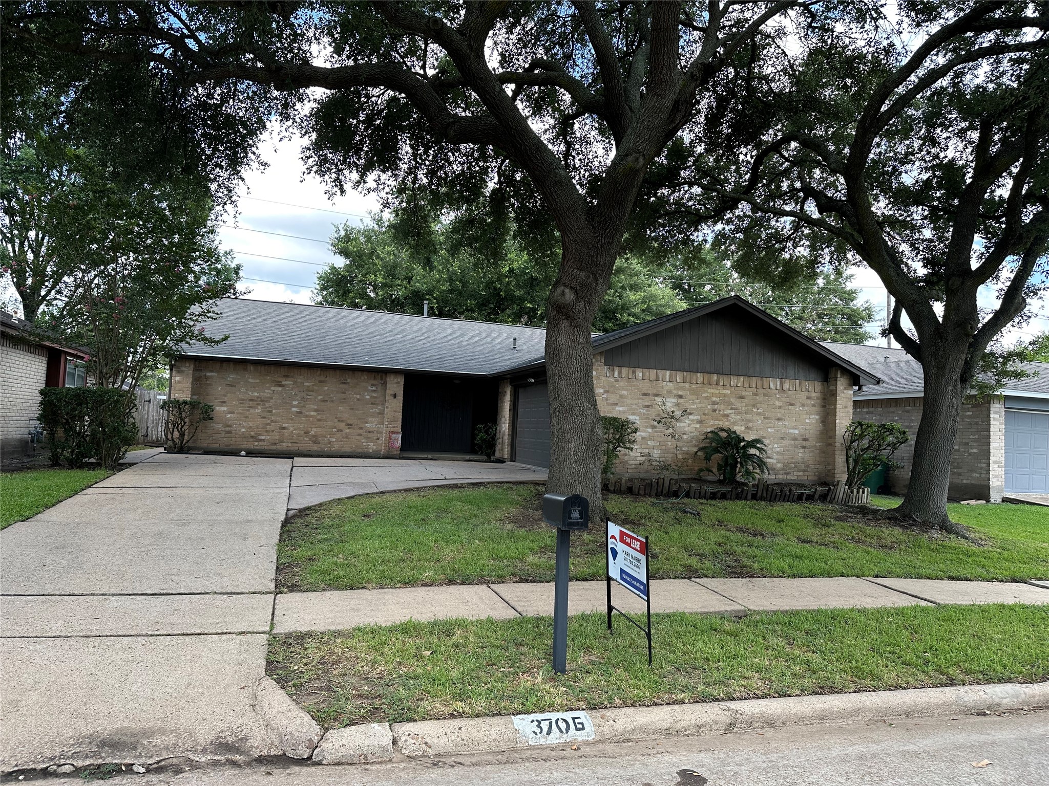3706 Luton Park Drive Property Photo 1