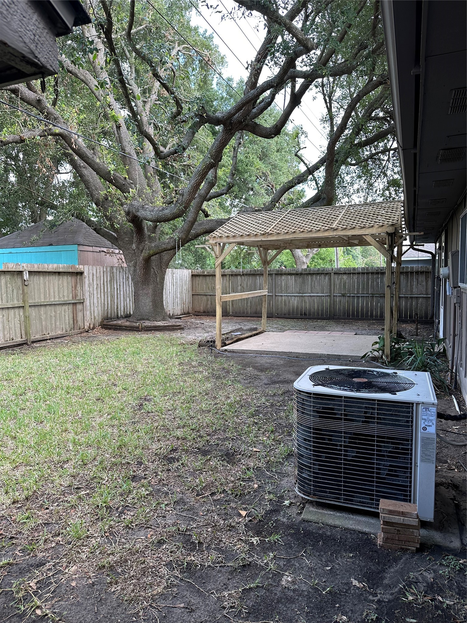 3706 Luton Park Drive Property Photo 5