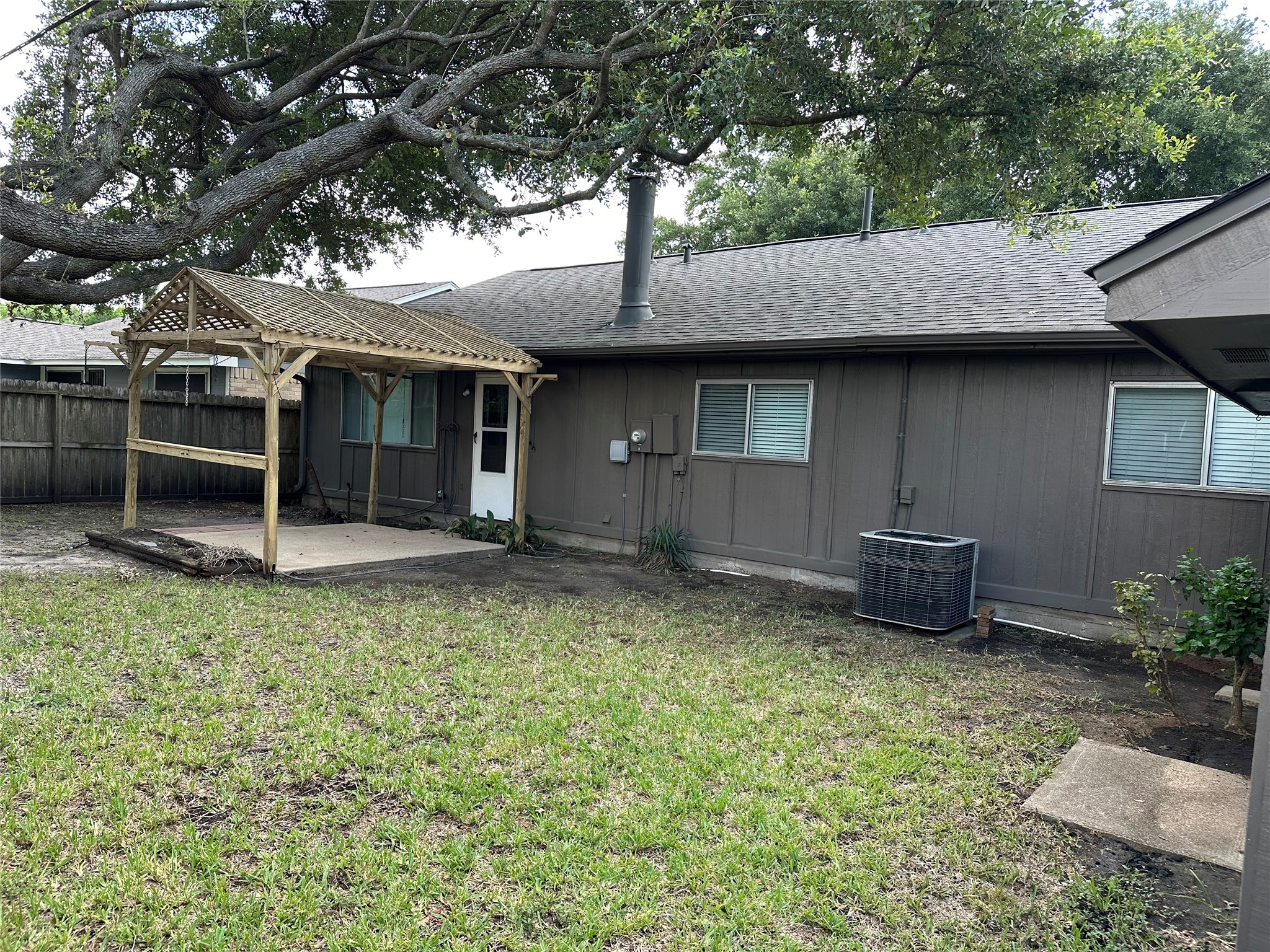 3706 Luton Park Drive Property Photo 6