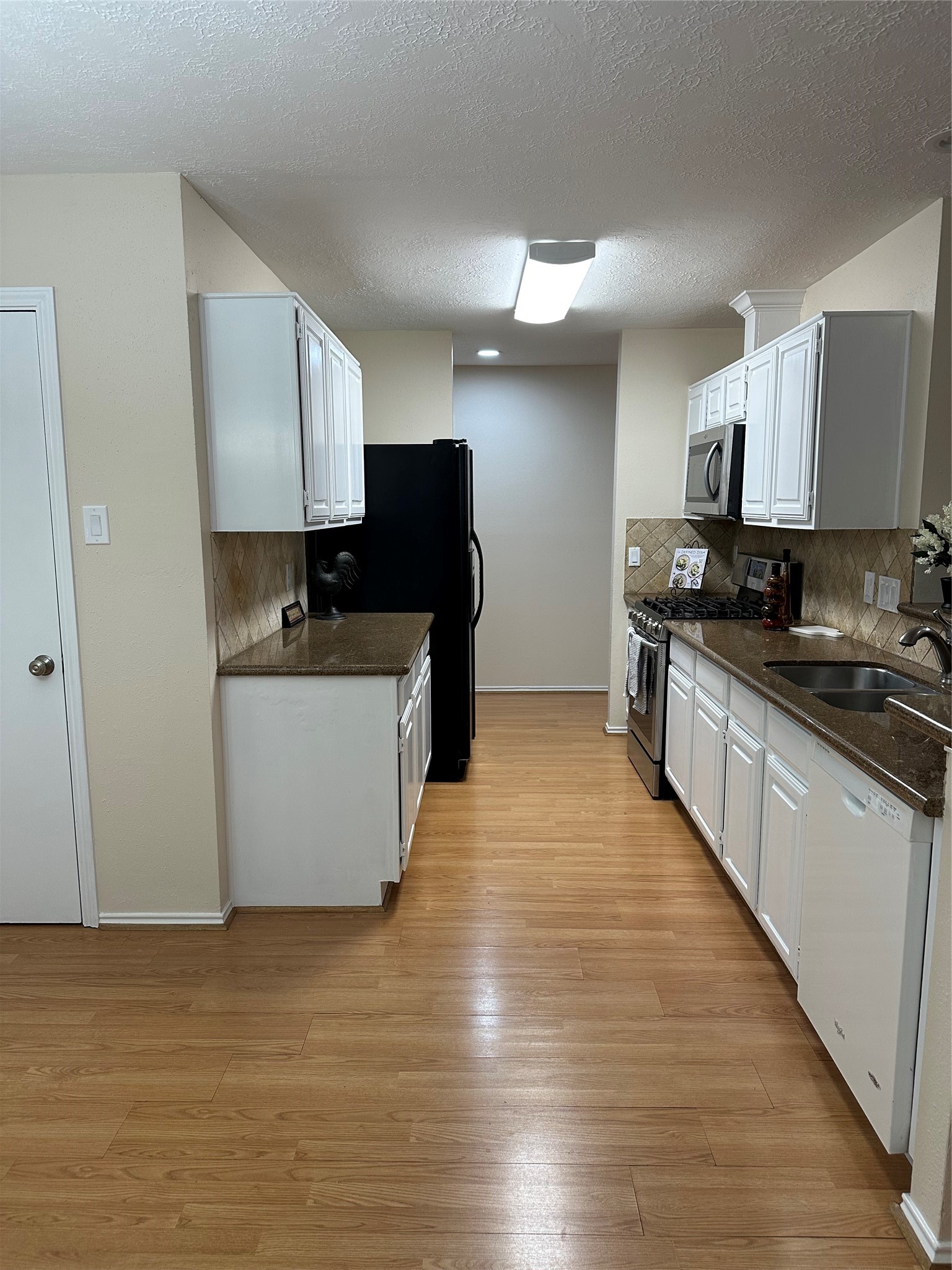 3706 Luton Park Drive Property Photo 10