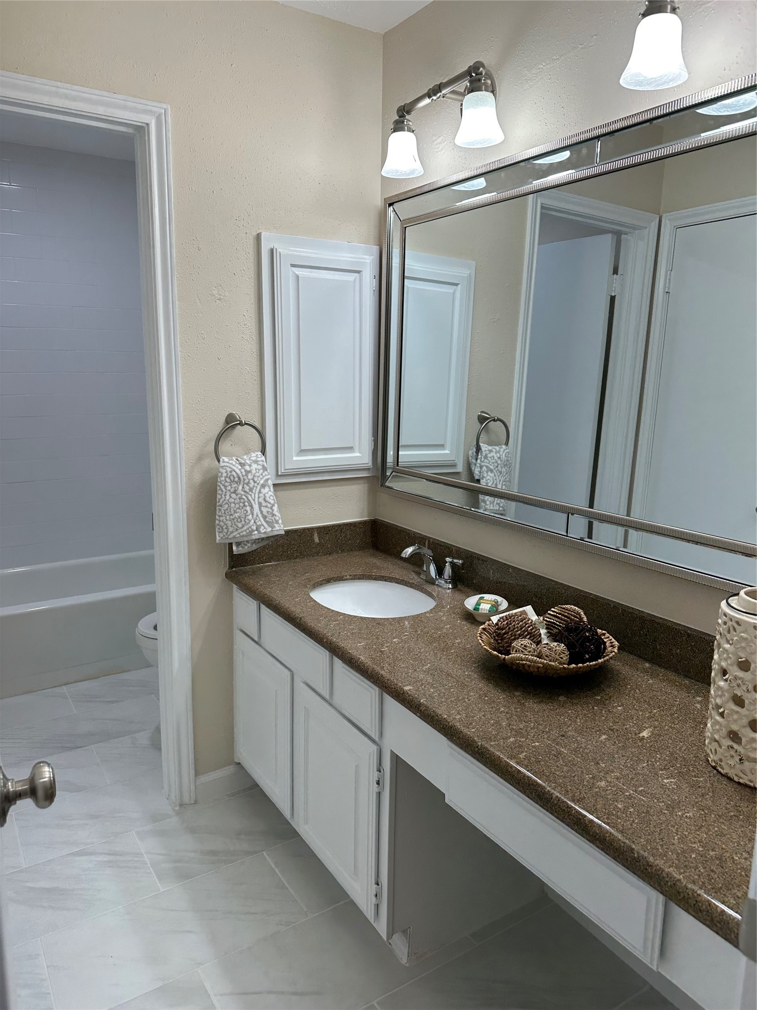 3706 Luton Park Drive Property Photo 14