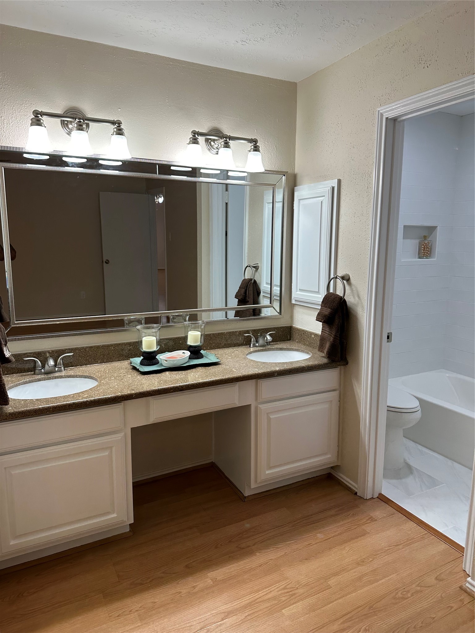 3706 Luton Park Drive Property Photo 18