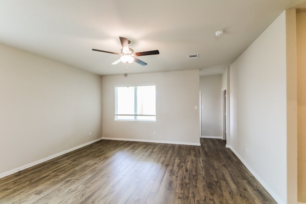 7602 Tipton Meadow Way Property Photo 4