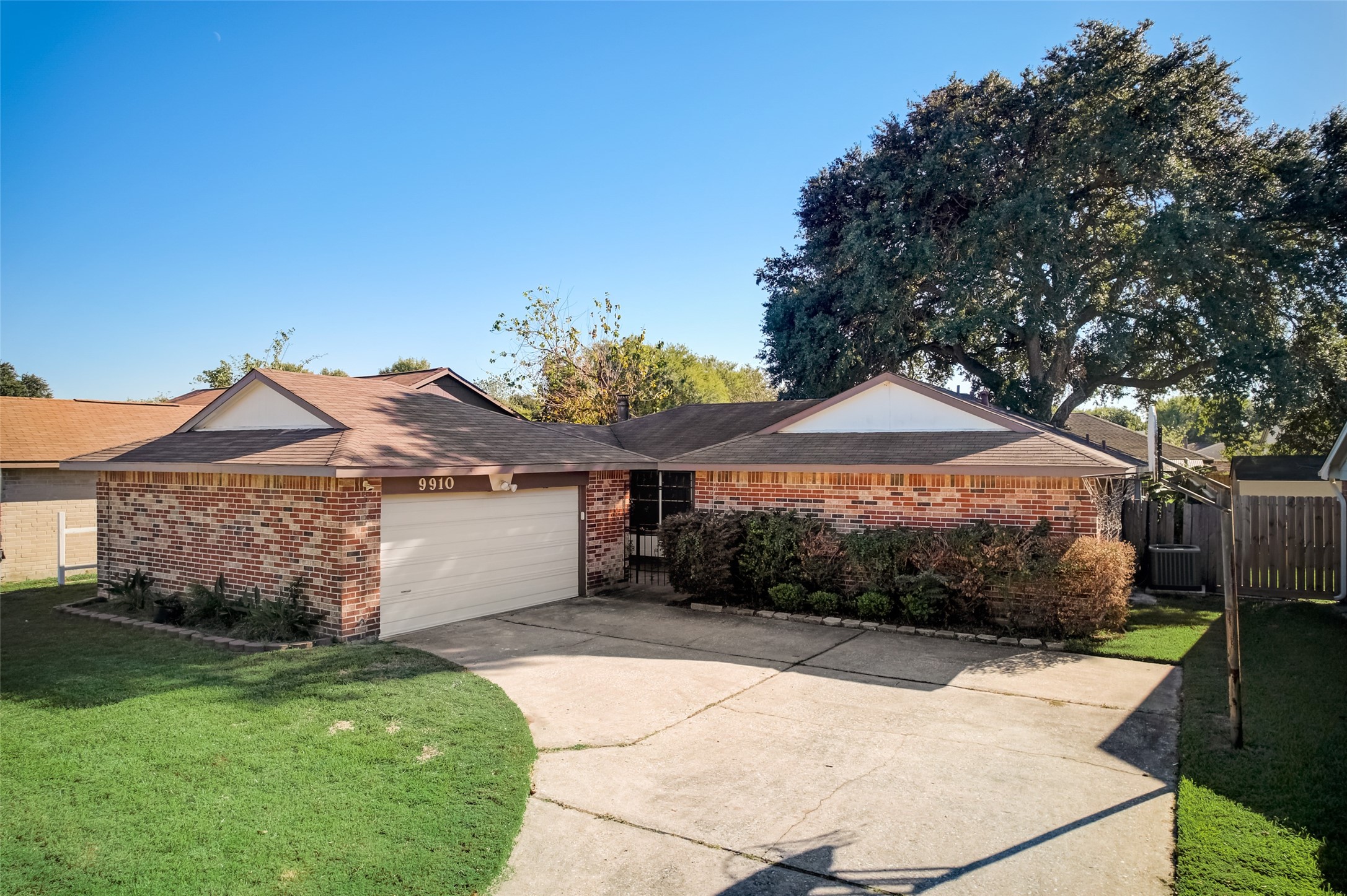 9910 Willmont Road Property Photo 1