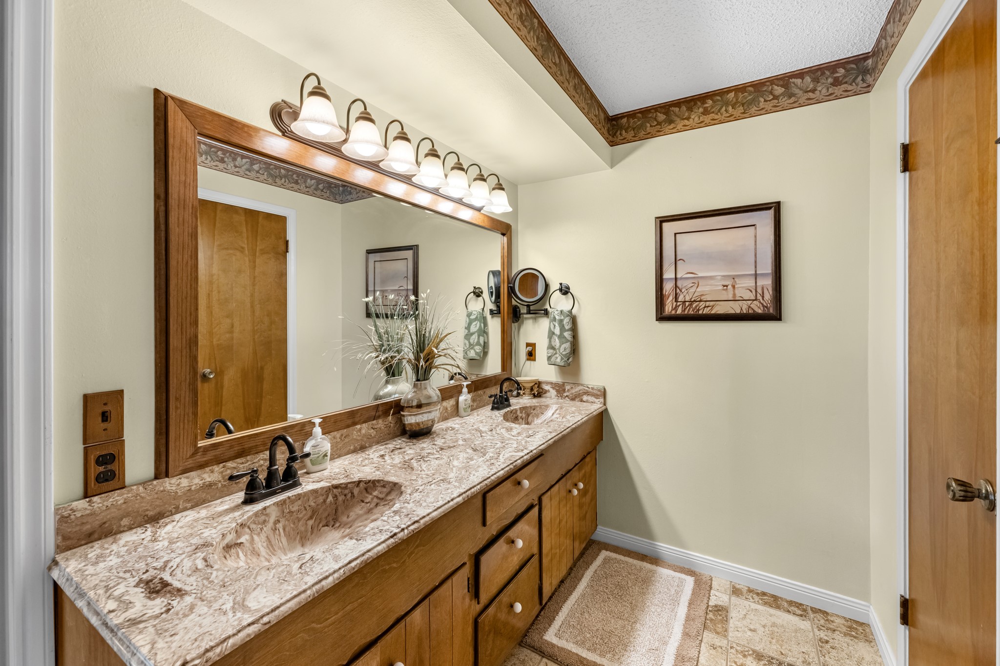 806 Riverside Drive Property Photo 18