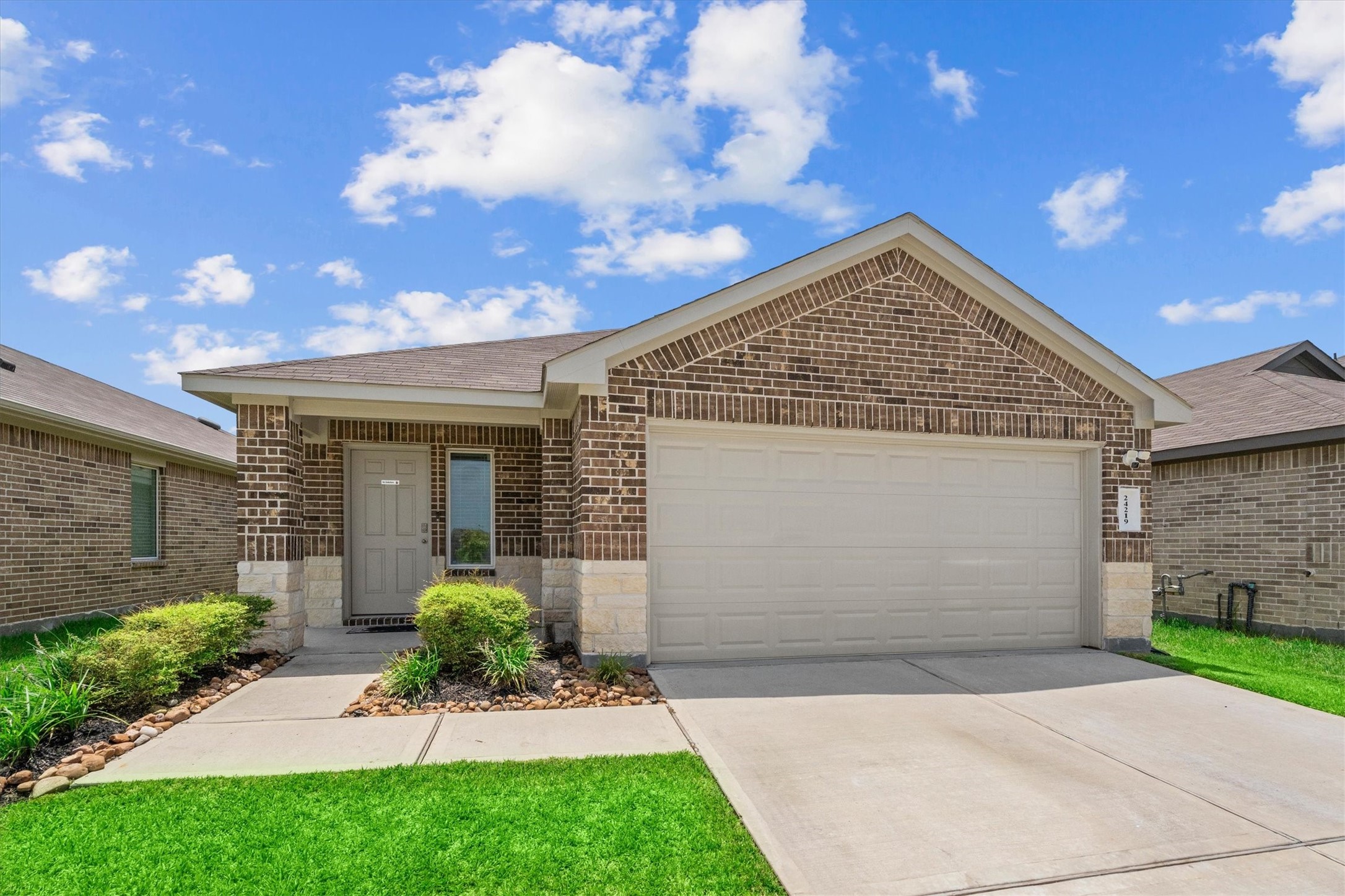 24219 Oriole Summit Drive Property Photo 1