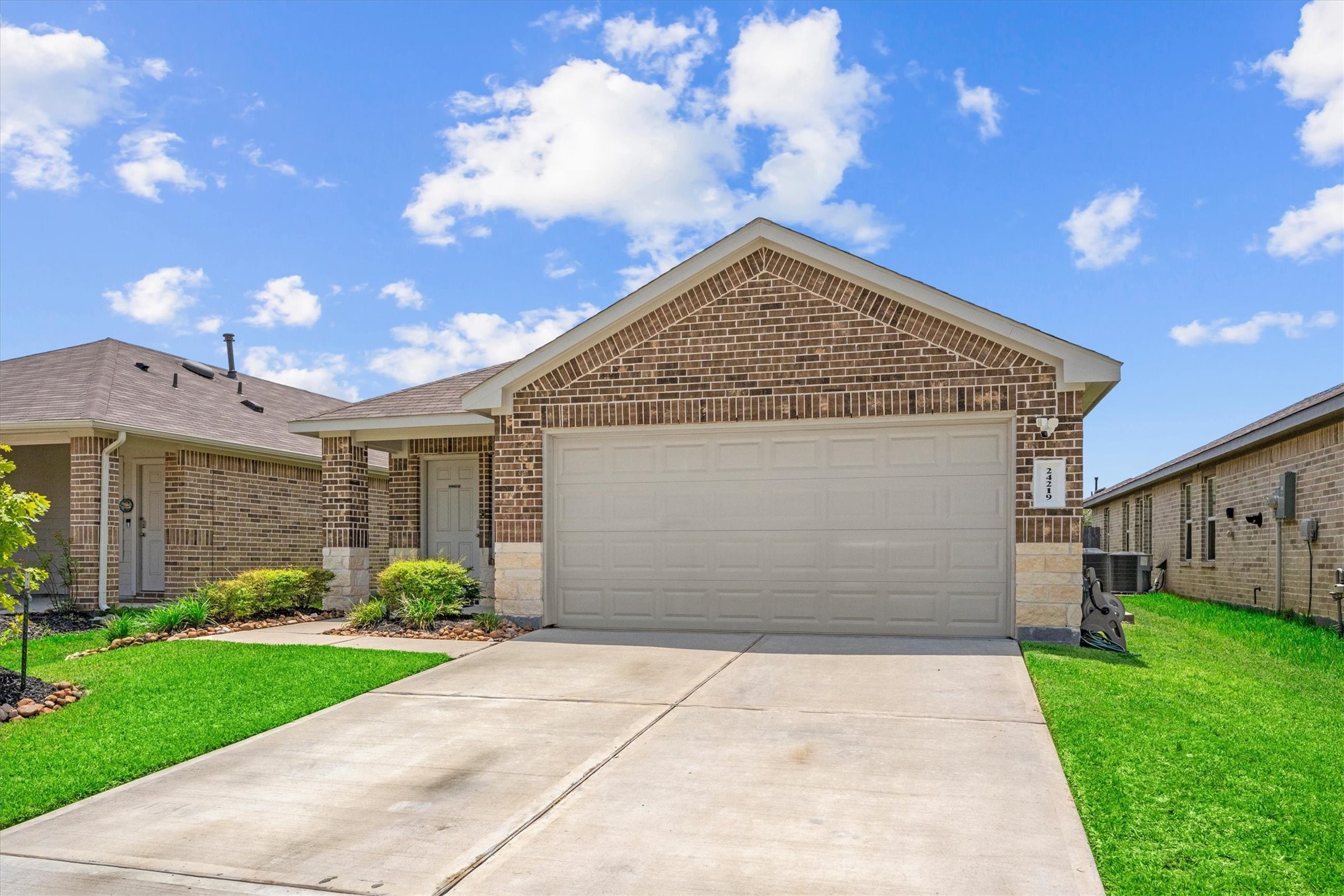 24219 Oriole Summit Drive Property Photo 2