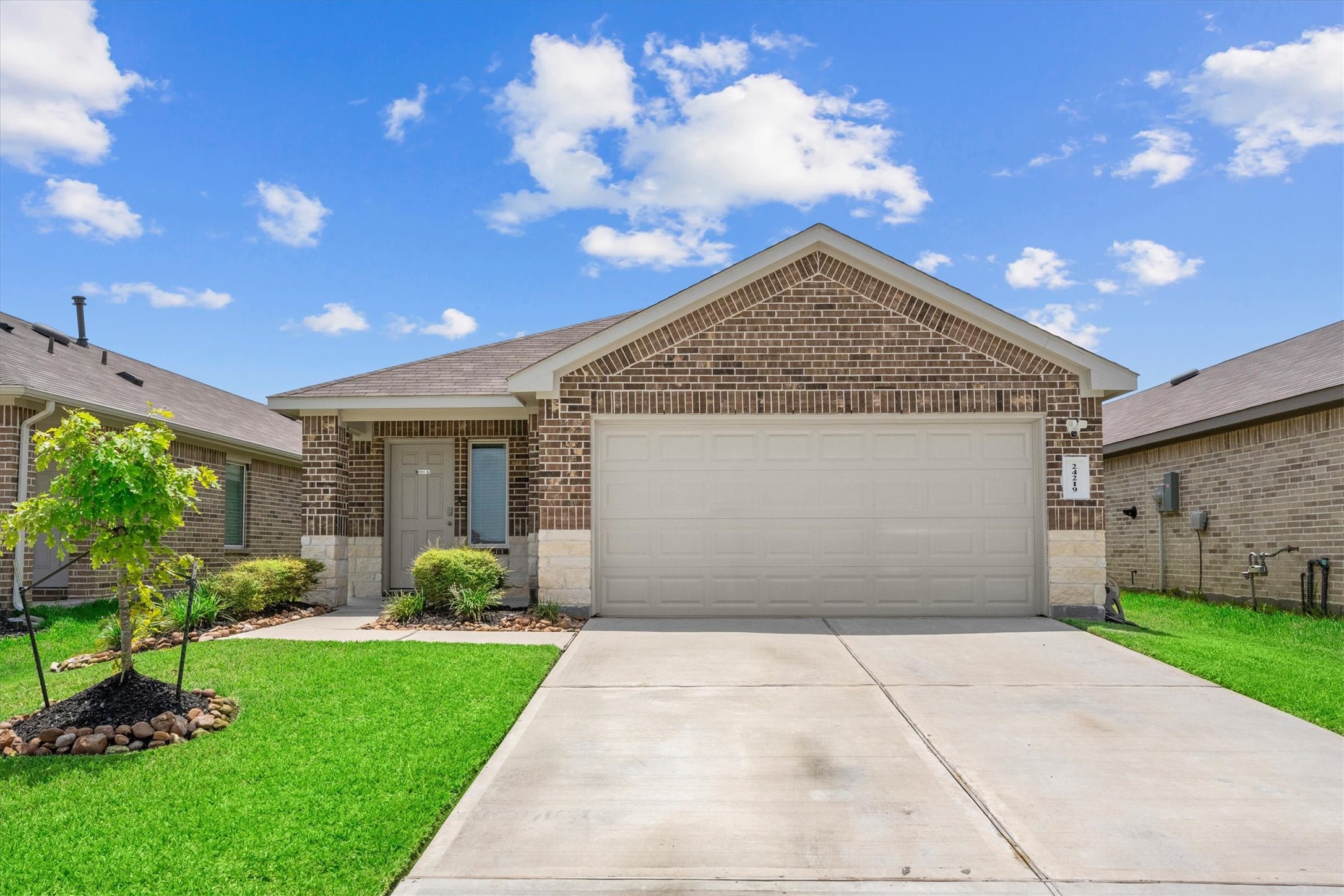 24219 Oriole Summit Drive Property Photo 3