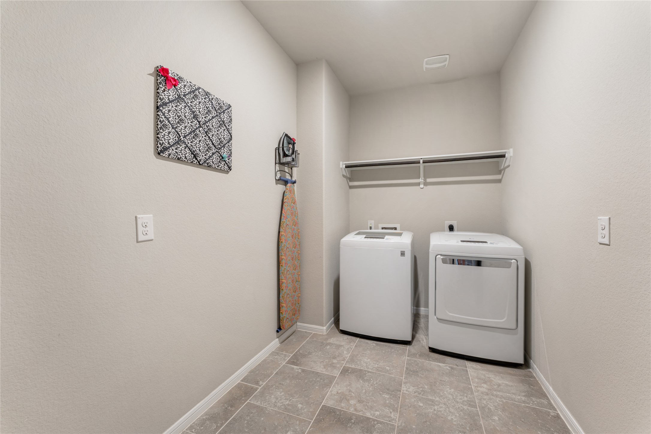 15422 Hopkins Cedar Drive Property Photo 23
