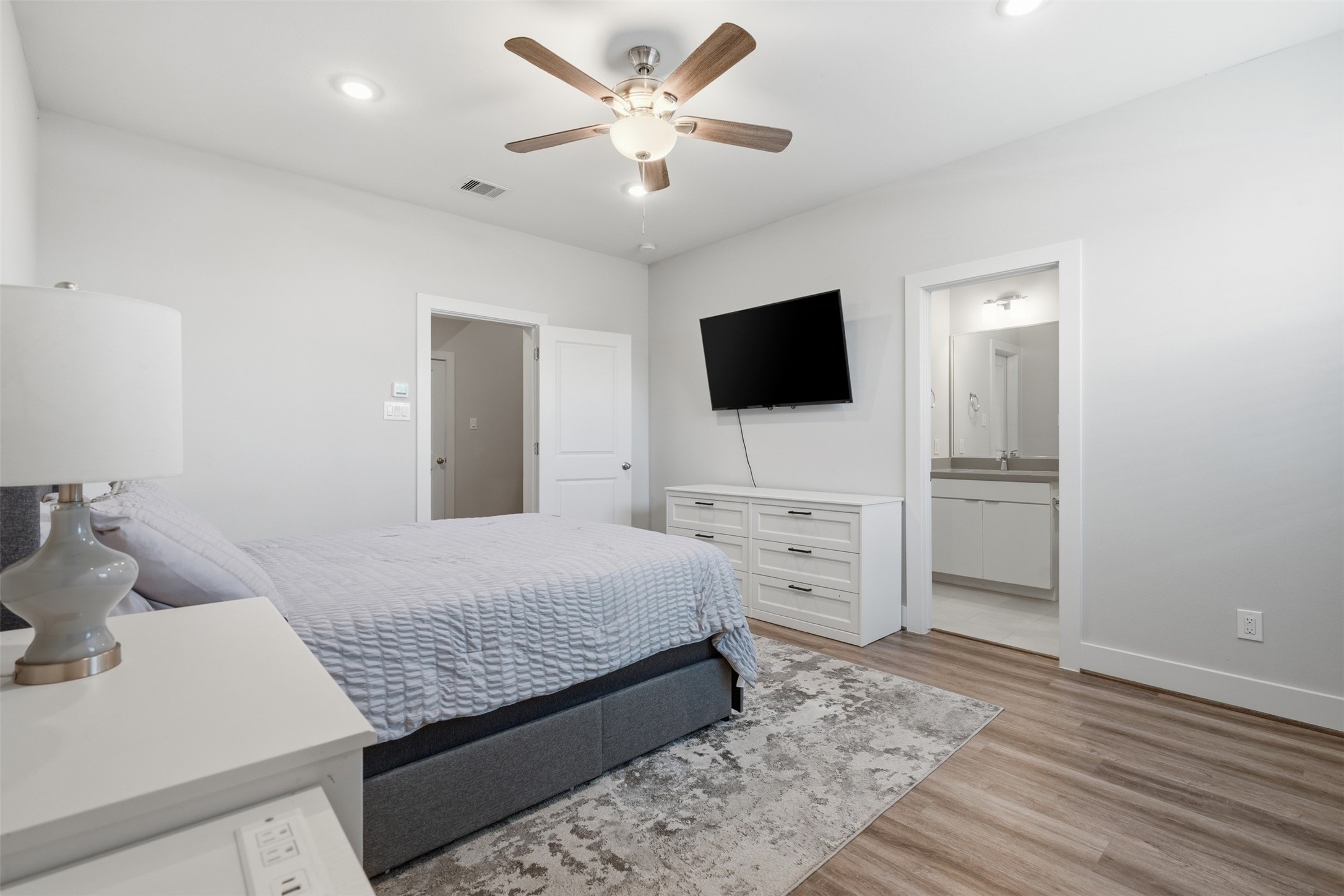1282 N Post Oak Road A Property Photo 5