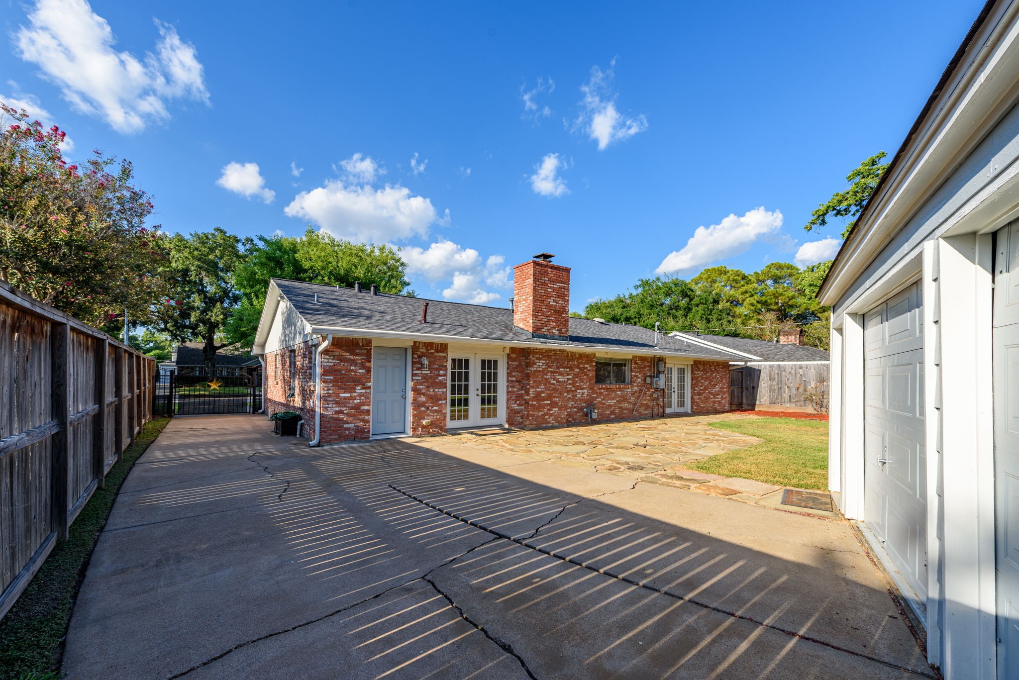 10715 Wickersham Lane Property Photo 4