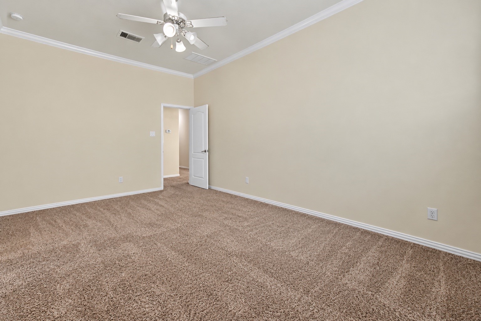 2209 Maple Point Drive N Property Photo 16